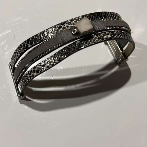 Bundle Sale 3 for $15 | Triple Strand Bracelet | Druzzy Stone Centerpiece - Picture 6 of 10